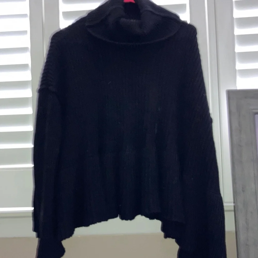 Free people layer cake black turtleneck size xs